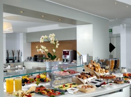buffet-sala-colazioni.jpg