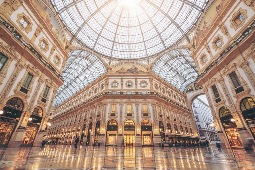 Nell'immagine, una vista della Galleria Vittorio Emanuele a Milano.